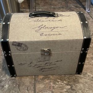 Little storage chest